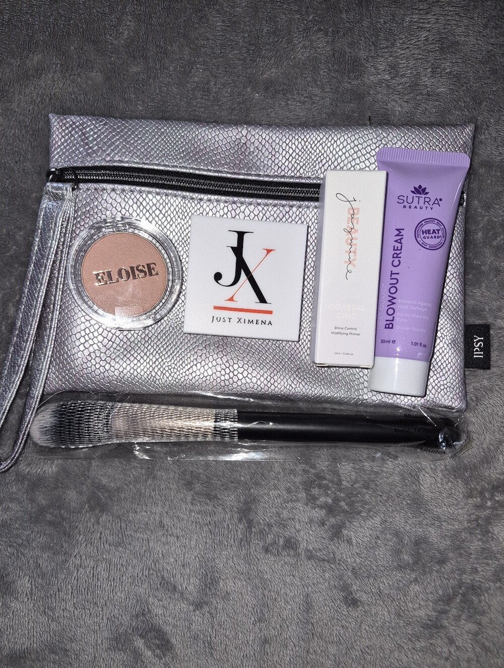 Free w/$25+ purchase Ipsy Bag
